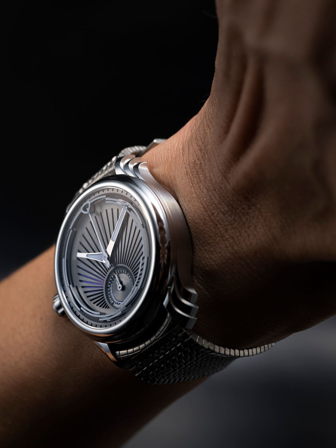 MING 57.04 Phoenix on wrist, black dial with luminous numerals (official photo)