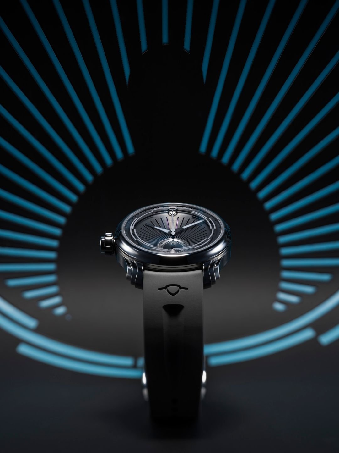 MING 57.04 Phoenix case and dial angle view (official photo)