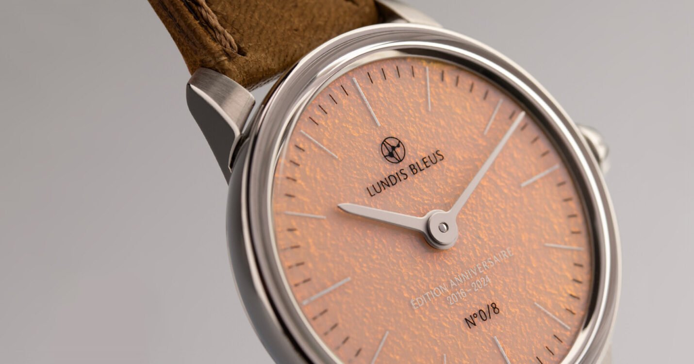 Lundis Bleus Opal watch (official image)