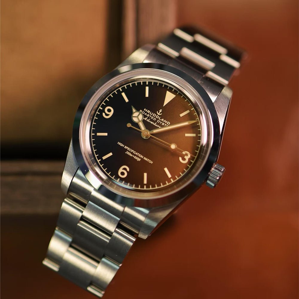 Hruodland F029 watch, vintage military-inspired tool/field style