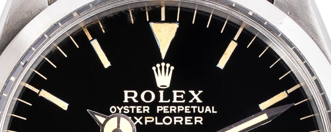 Vintage Rolex Explorer ref. 5500 with a gilt black dial (close-up)